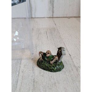 Pumpkin Hollow Zombie scary Halloween Village accessory‎